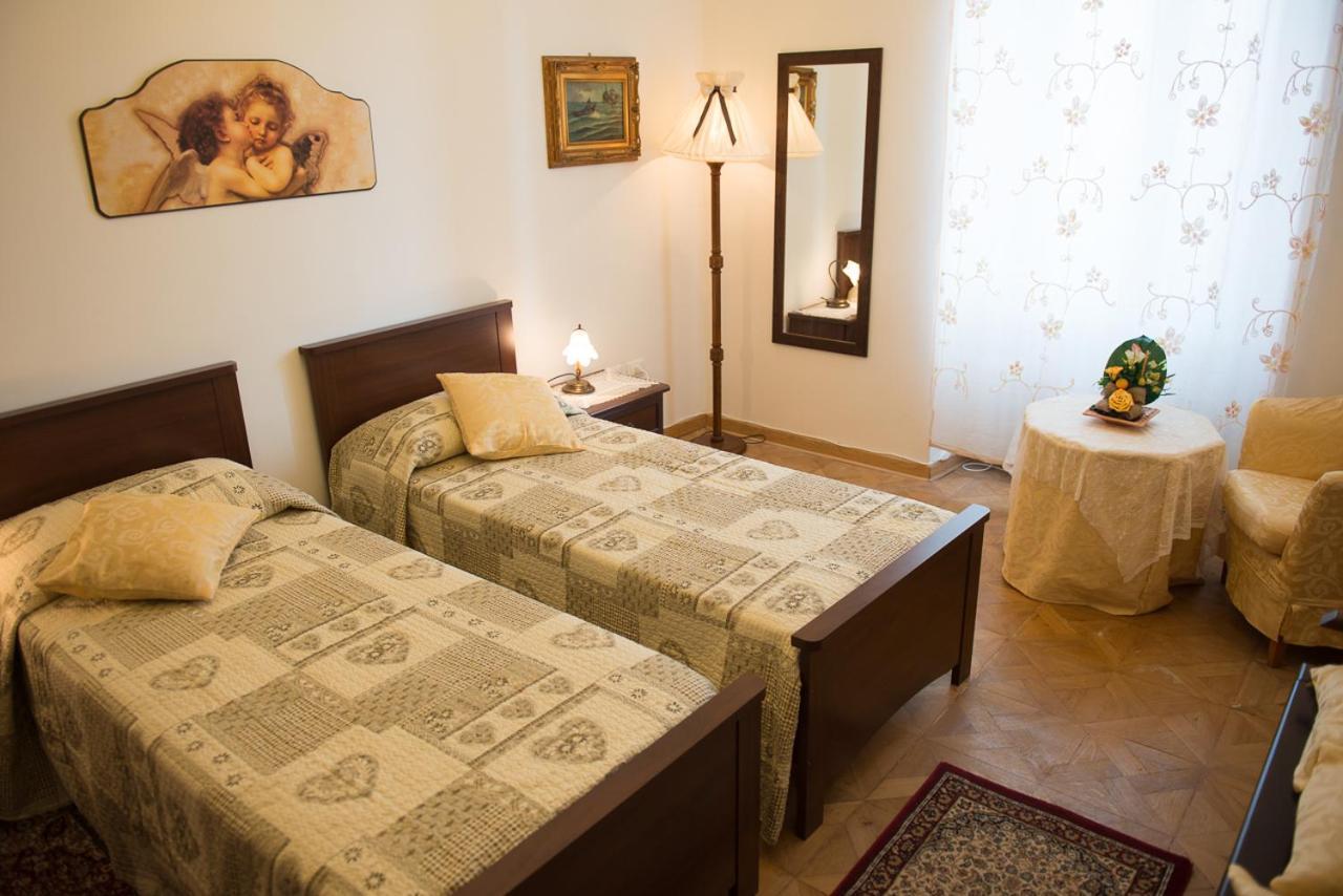 Antico Borgo Teresiano Bed & Breakfast Триест Екстериор снимка